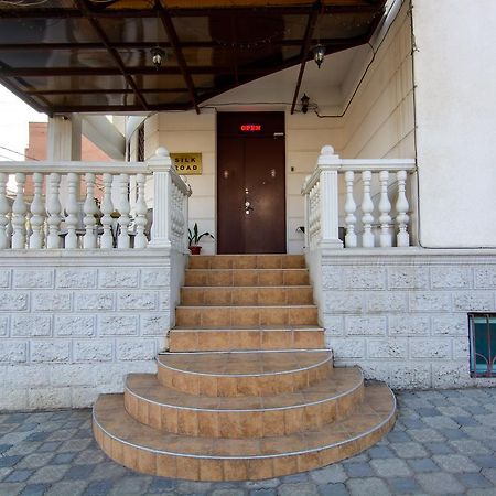 Silk Road Hotel Tbilissi Extérieur photo